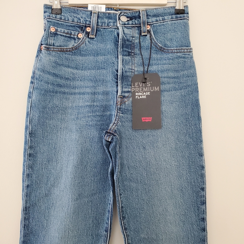 Levi's RIBCAGE Flare Super High Rise Jeans - Picture 8 of 9